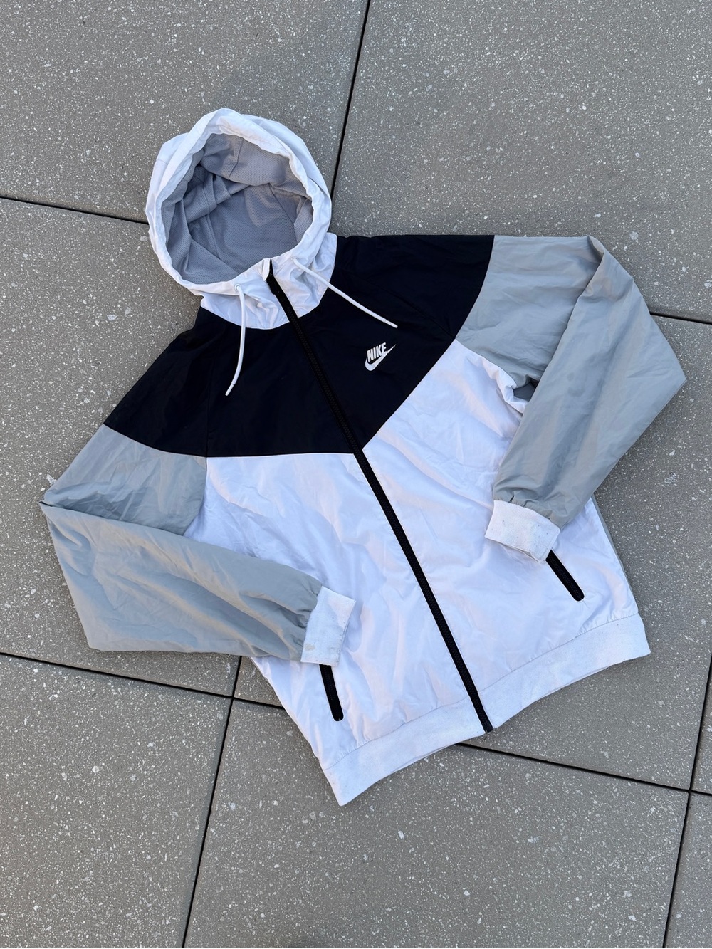 Nike sportswear Windrunner hooded jacket